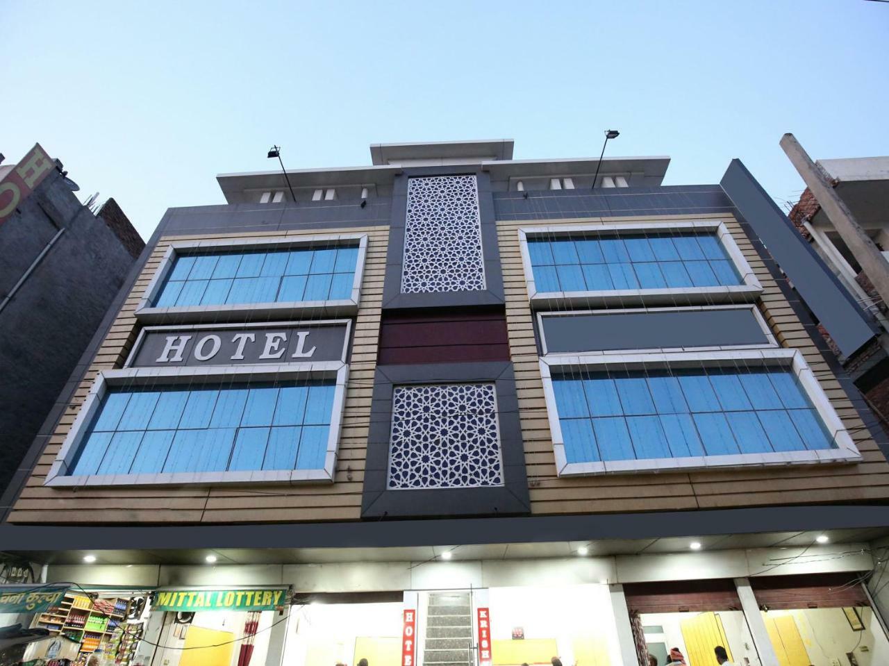 Oyo 11882 Hotel Krishna 바틴다 외부 사진